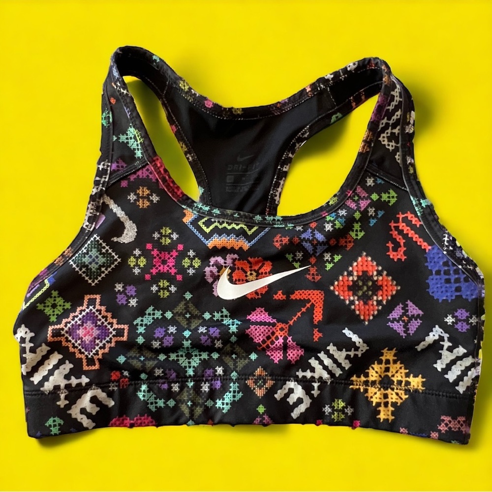 Nike Women's Dri-Fit Femme Print Performance sports bra. Size medium.